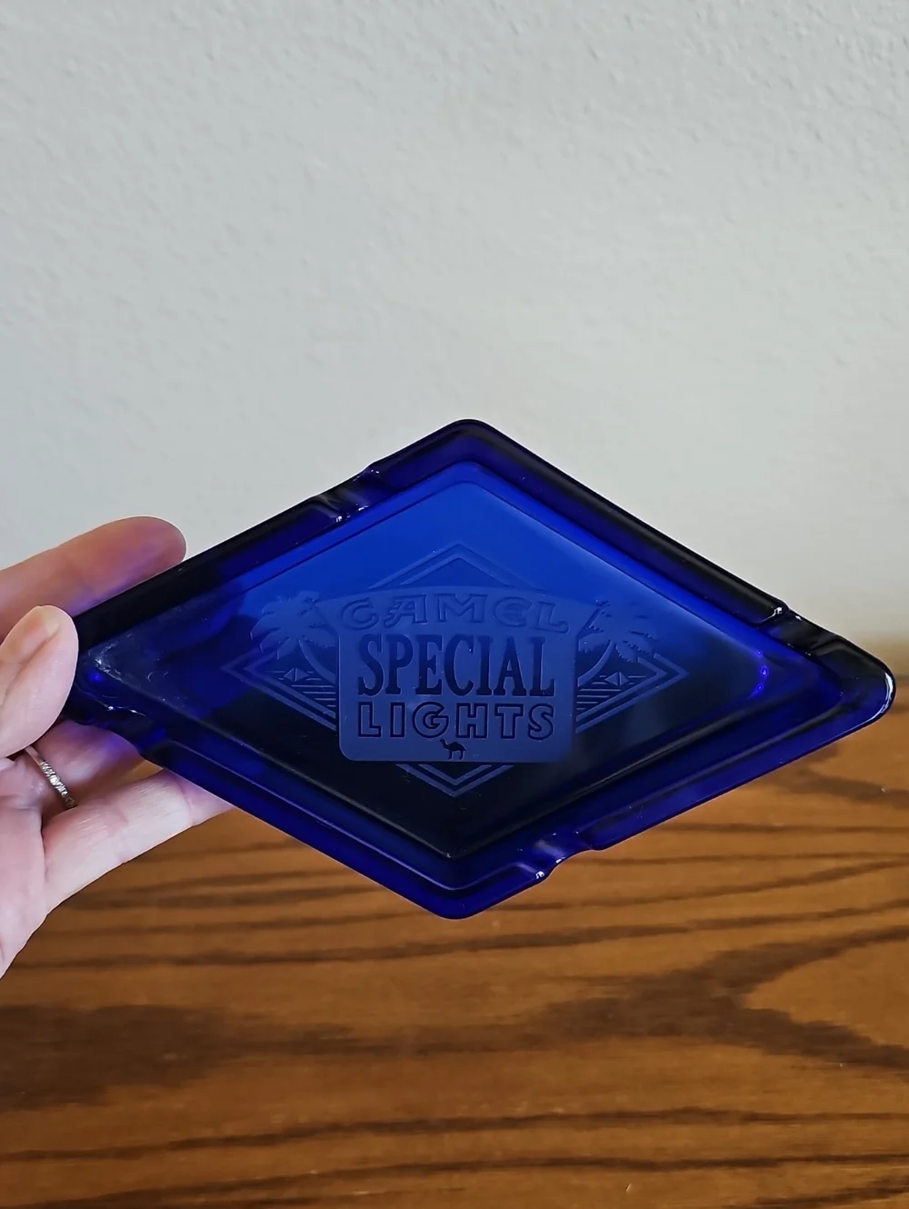 Vintage Camel Special Lights Cobalt Blue Glass Ashtray Tote 8